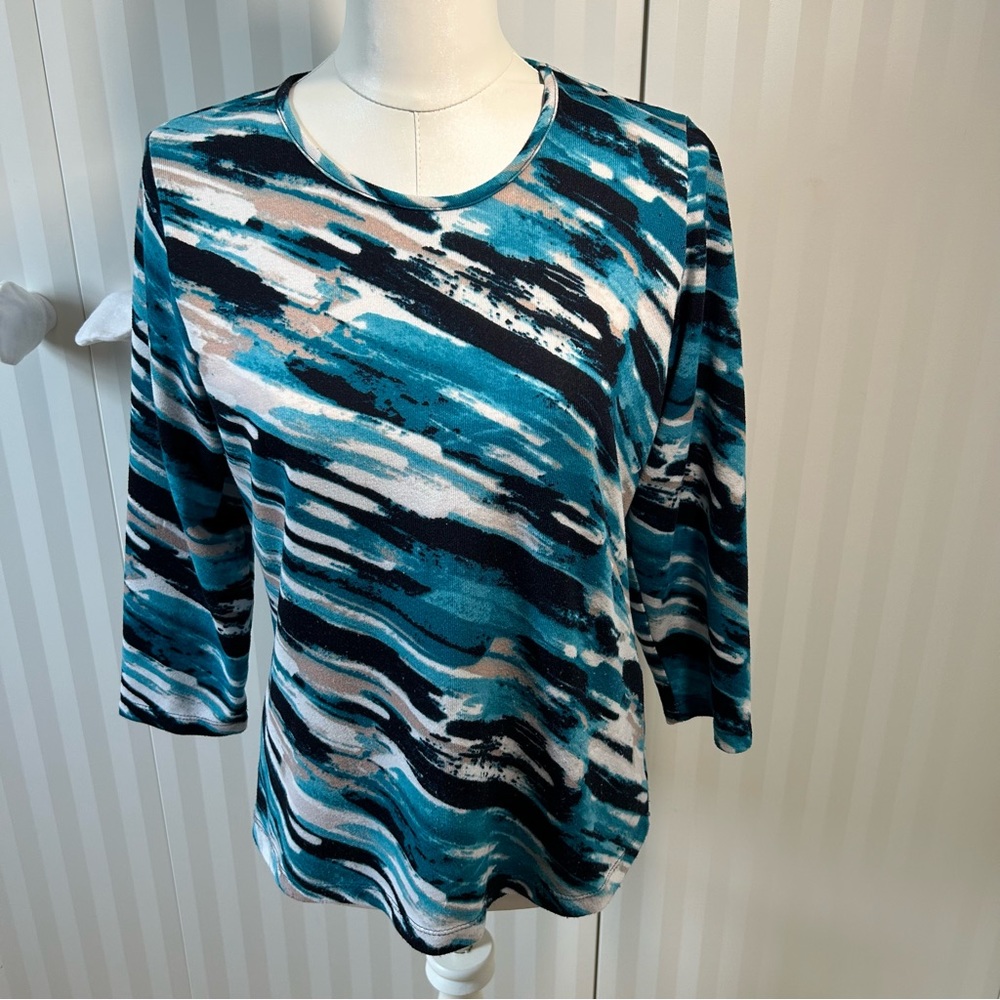 Alia blue teal black white diagonal pattern long sleeve top (some pilling) Sz S